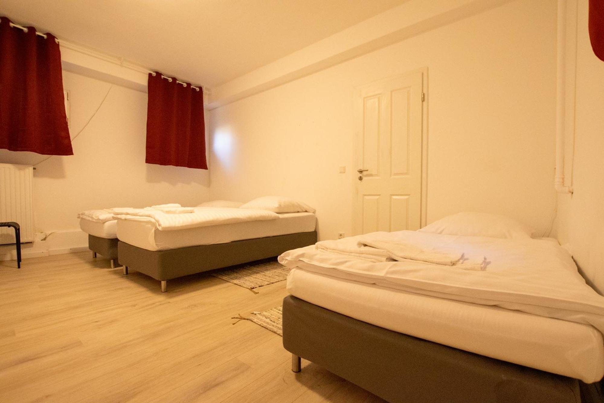 Spacious House Dusseldorf Room photo